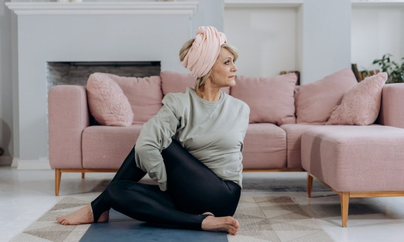 Yoga blevet utroligt populært blandt ældre – Lyserød Sundheds- og terapiblog